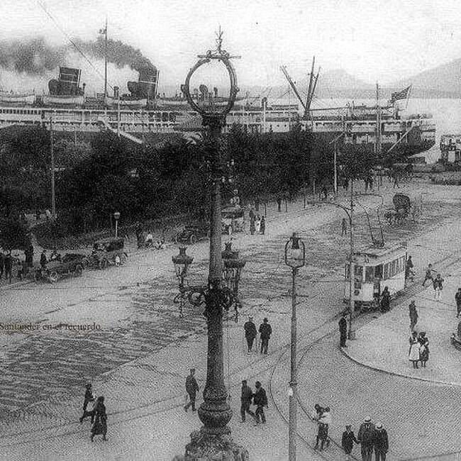 Foto antigua de la Plaza de las Farolas (67).jpg