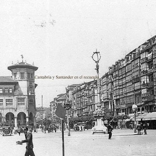 Foto antigua de la Plaza de las Farolas (70).jpg