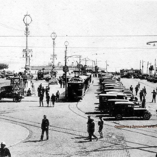 Foto antigua de la Plaza de las Farolas (74).jpg