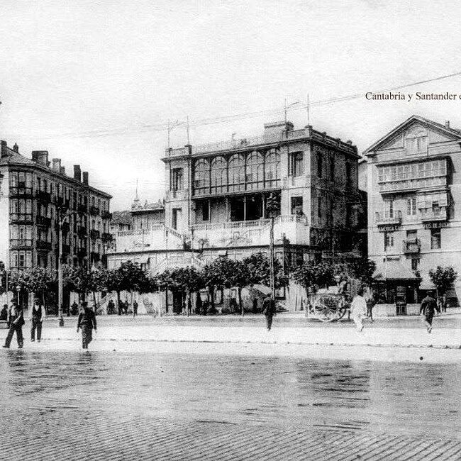 Foto antigua de la Plaza de las Farolas (75).jpg