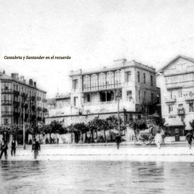 Foto antigua de la Plaza de las Farolas (77).jpg