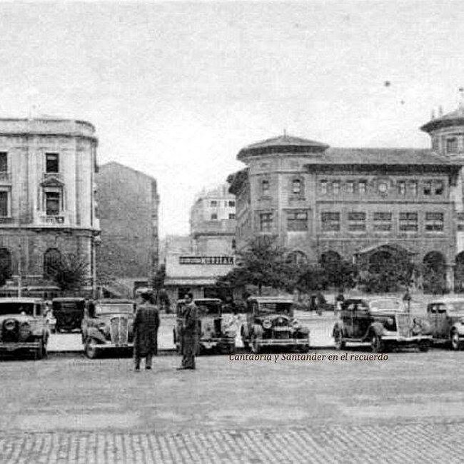 Foto antigua de la Plaza de las Farolas (80).jpg