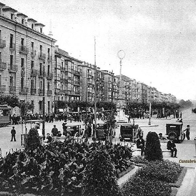 Foto antigua de la Plaza de las Farolas (84).jpg