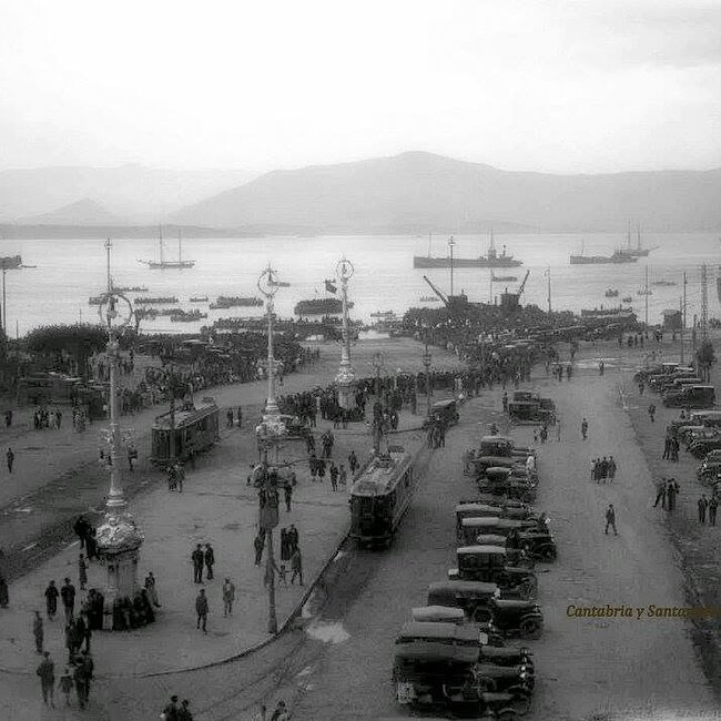 Foto antigua de la Plaza de las Farolas (88).jpg