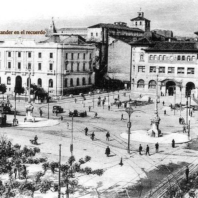 Foto antigua de la Plaza de las Farolas (89).jpg