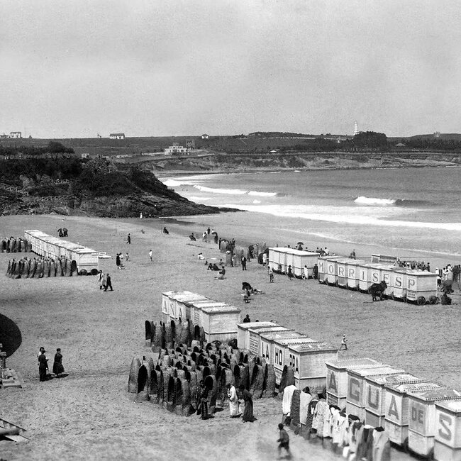 Foto antigua de la primera playa del Sardinero (4).jpg