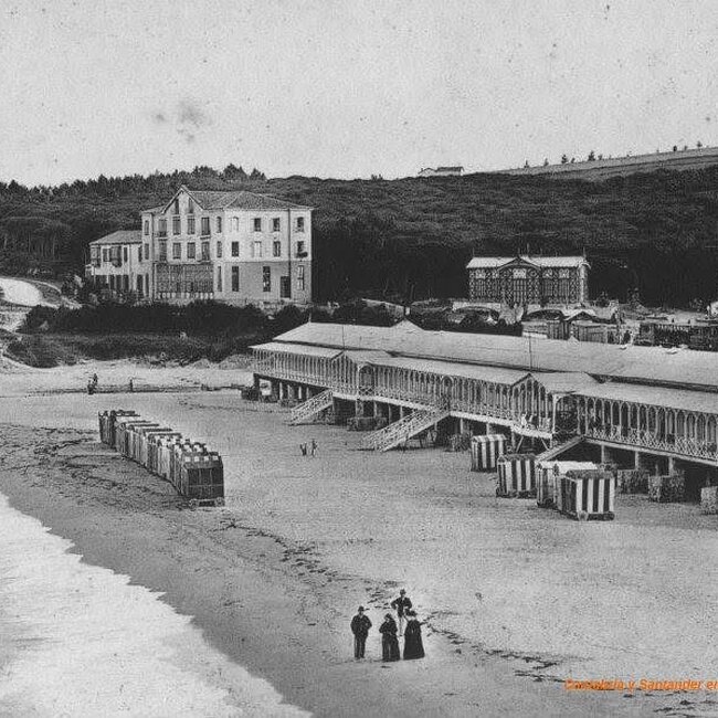 Foto antigua de la primera playa del Sardinero (7).jpg