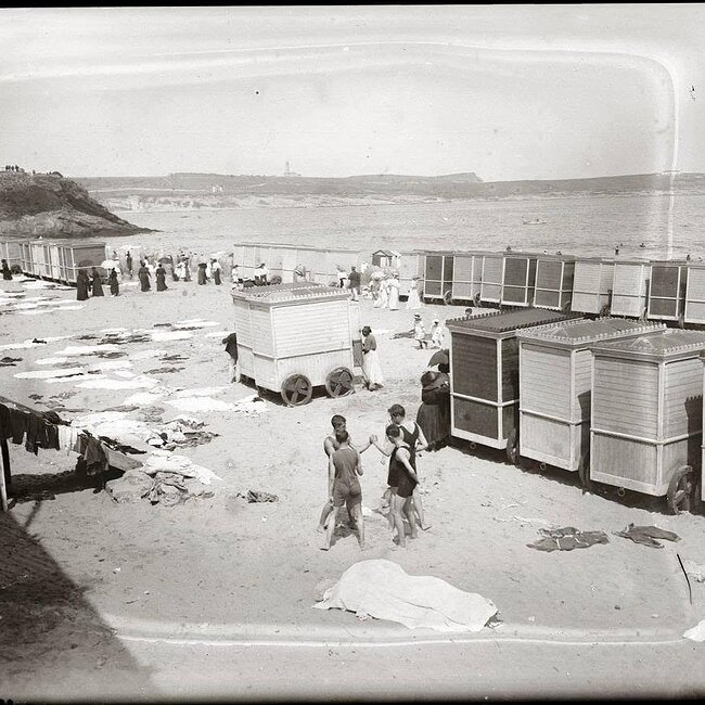 Foto antigua de la primera playa del Sardinero (9).jpg