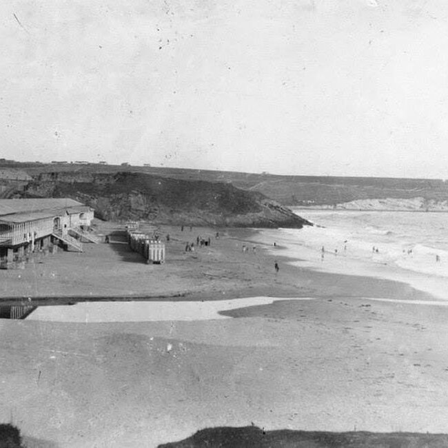 Foto antigua de la primera playa del Sardinero (21).jpg