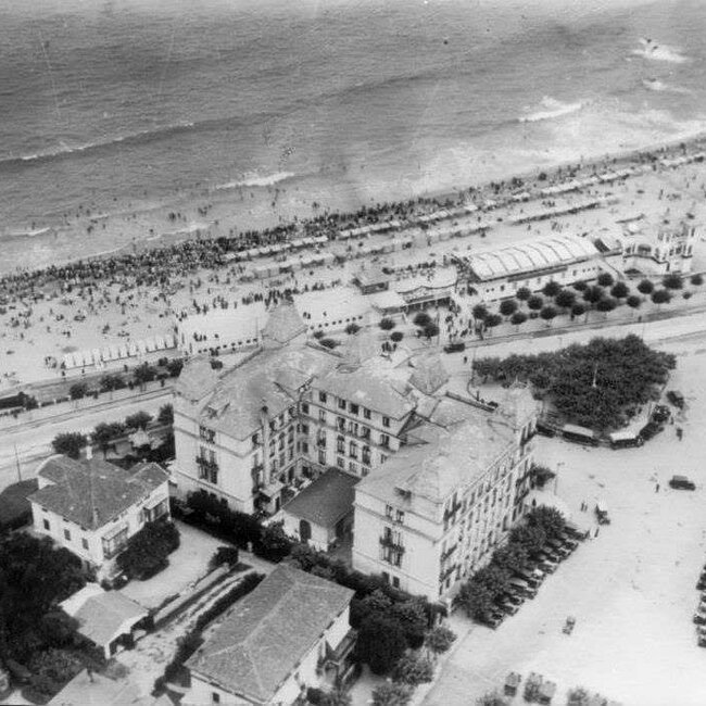 Foto antigua de la primera playa del Sardinero (23).jpg