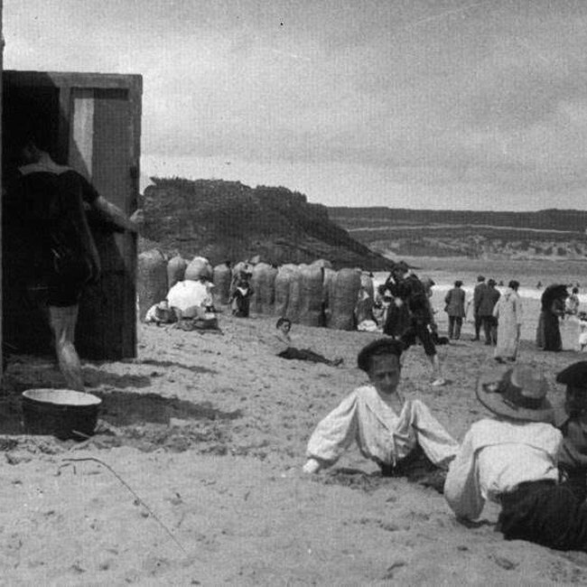 Foto antigua de la primera playa del Sardinero (28).jpg