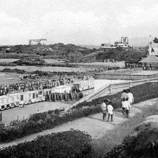 Foto antigua de la primera playa del Sardinero (32).jpg