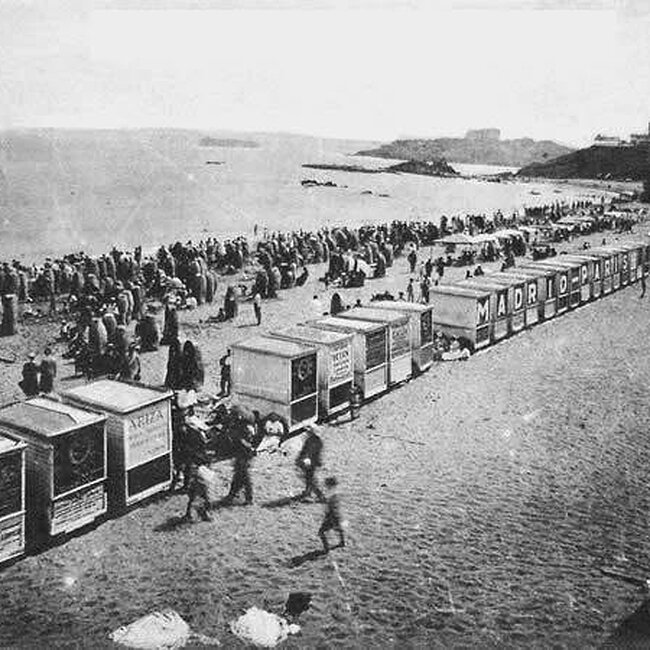 Foto antigua de la primera playa del Sardinero (36).jpg