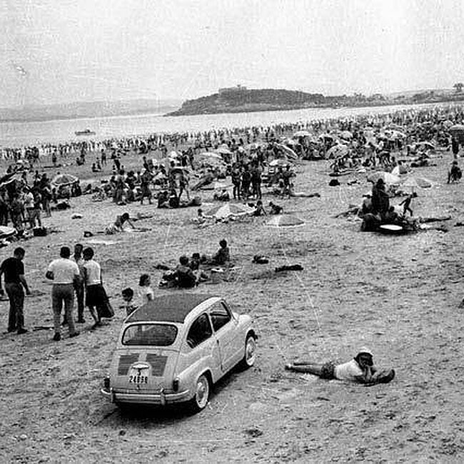 Foto antigua de la primera playa del Sardinero (42).jpg