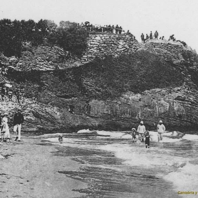 Foto antigua de la primera playa del Sardinero (44).jpg