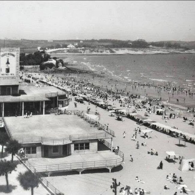 Foto antigua de la primera playa del Sardinero (47).jpg