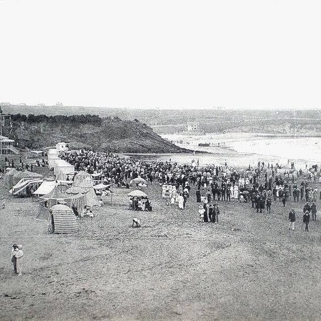 Foto antigua de la primera playa del Sardinero (50).jpg
