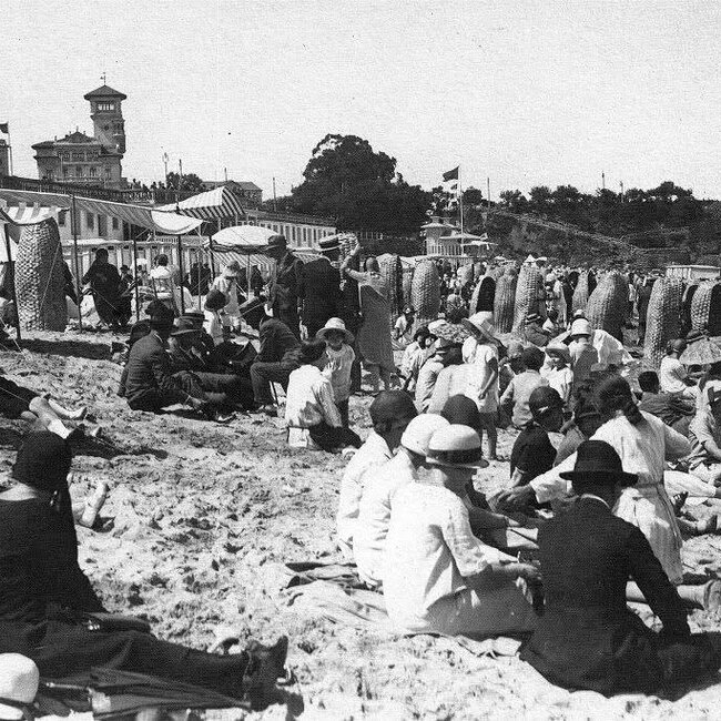 Foto antigua de la primera playa del Sardinero (55).jpg