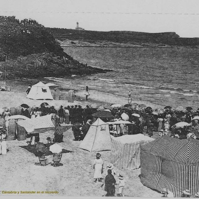 Foto antigua de la primera playa del Sardinero (65).jpg