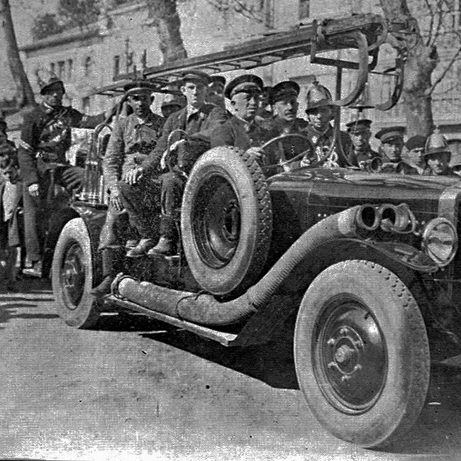 Foto antigua de los bomberos voluntarios (1).jpg
