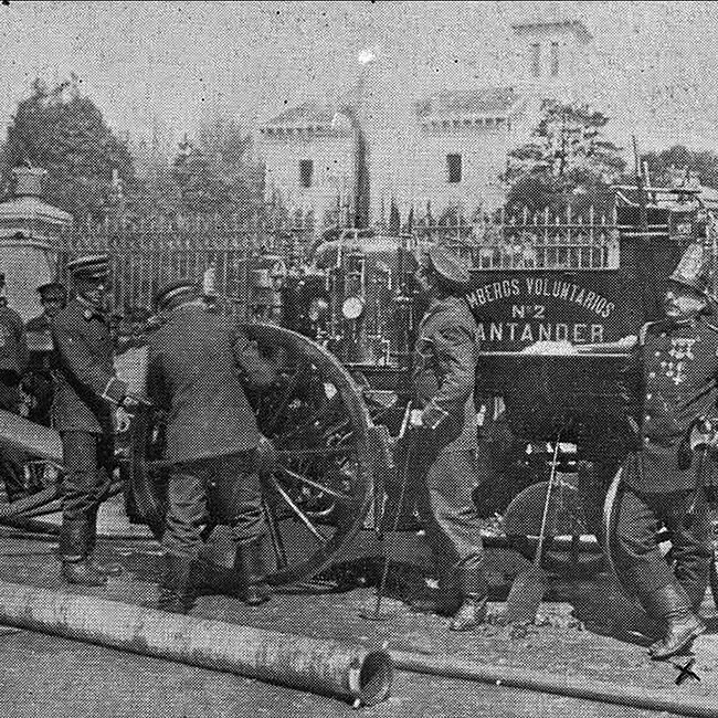 Foto antigua de los bomberos voluntarios (2).jpg