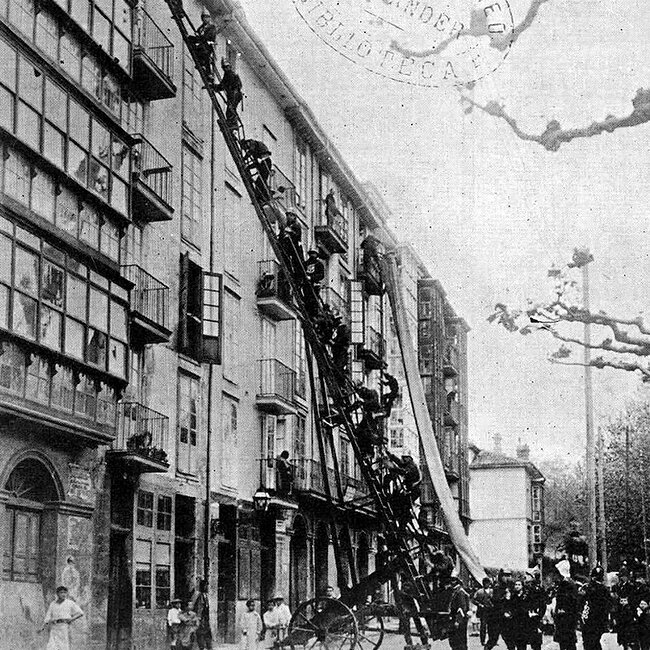 Foto antigua de los bomberos voluntarios (3).jpg