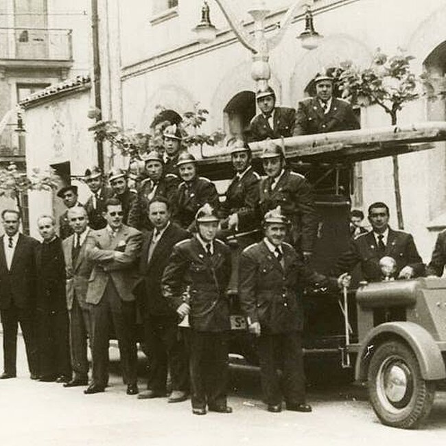 Foto antigua de los bomberos voluntarios (10).jpg