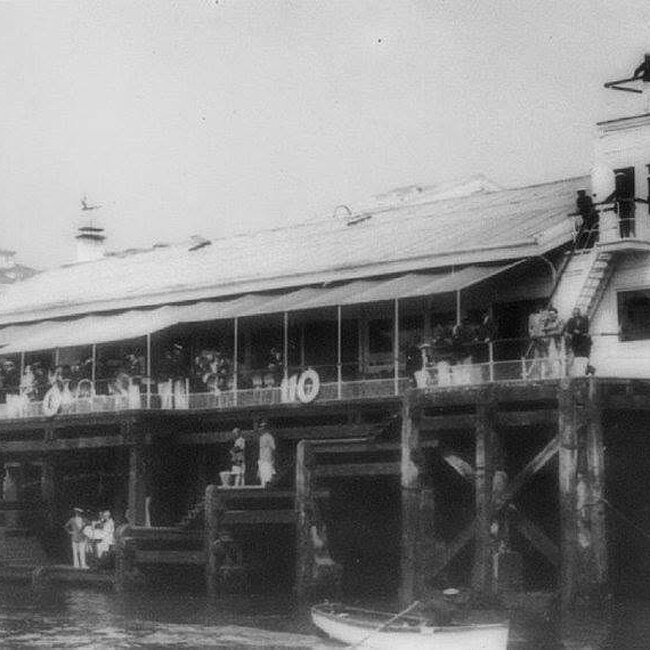 Foto antigua del Muelle de Calderón (73).jpg