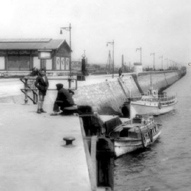 Foto antigua del Muelle de Calderón (83).jpg