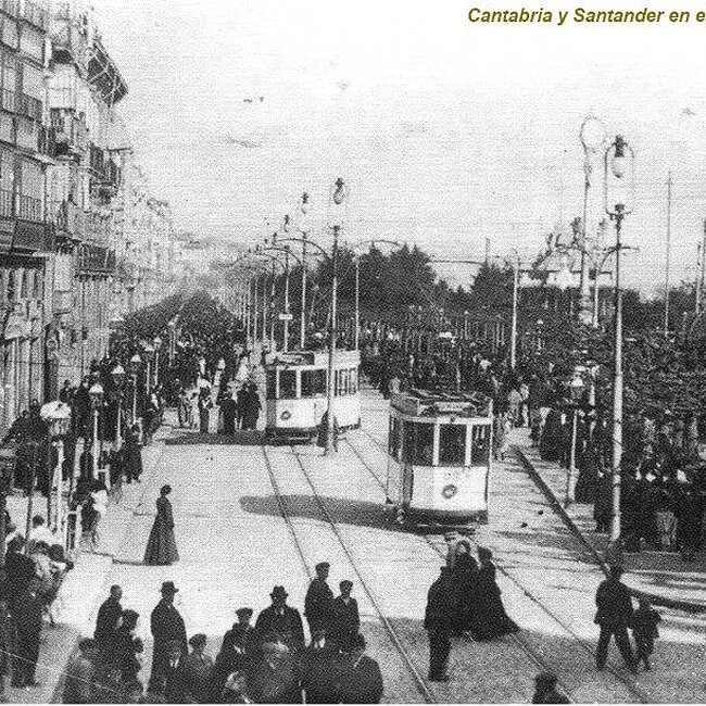 Foto antigua del Paseo Pereda (1).jpg