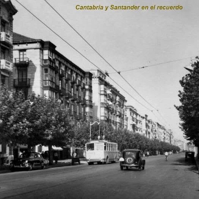 Foto antigua del Paseo Pereda (10).jpg