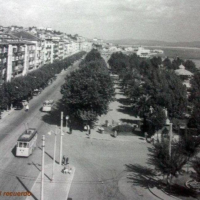 Foto antigua del Paseo Pereda (12).jpg