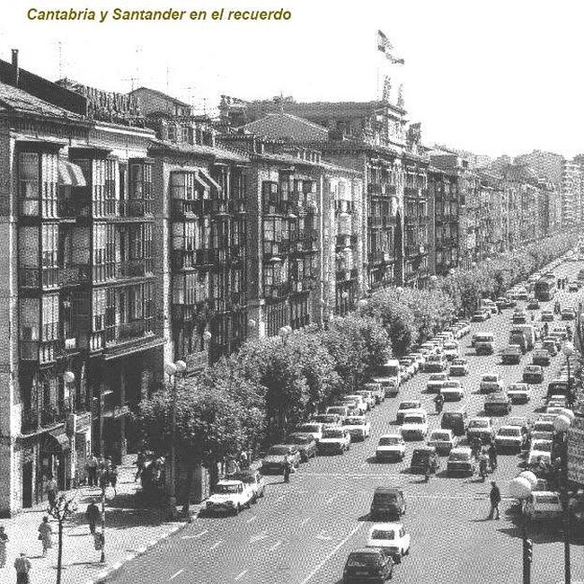 Foto antigua del Paseo Pereda (16).jpg