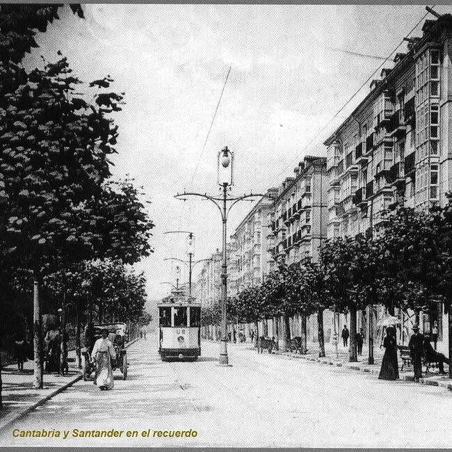Foto antigua del Paseo Pereda (22).jpg