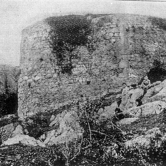 Foto antigua del Castillo del Pedregal en Laredo (2).jpg