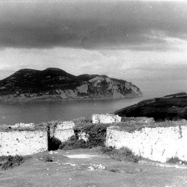 Foto antigua del Castillo del Pedregal en Laredo (3).jpg