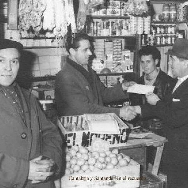 Foto antigua de establecimientos de Cantabria (74).jpg