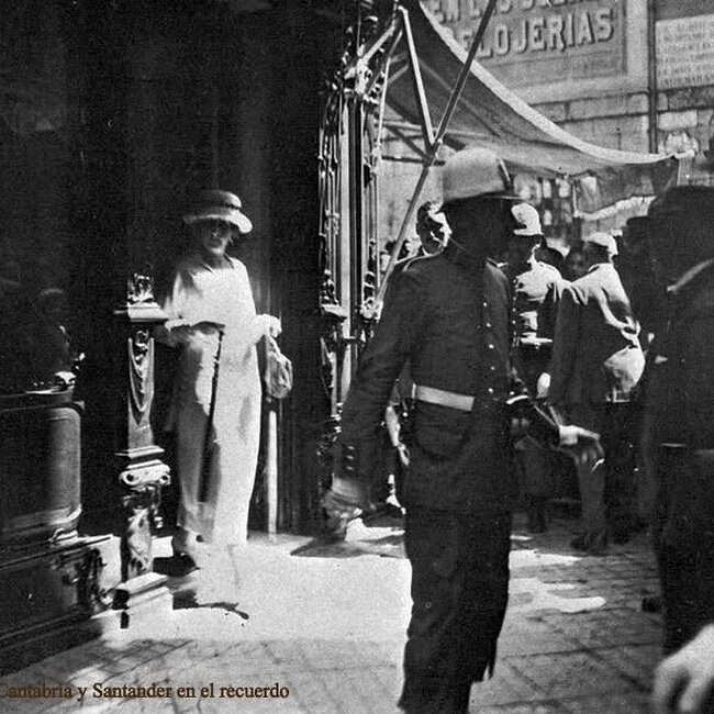 Foto antigua de establecimientos de Cantabria (84).jpg