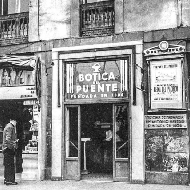 Foto antigua de la Botica del Puente (2).jpg
