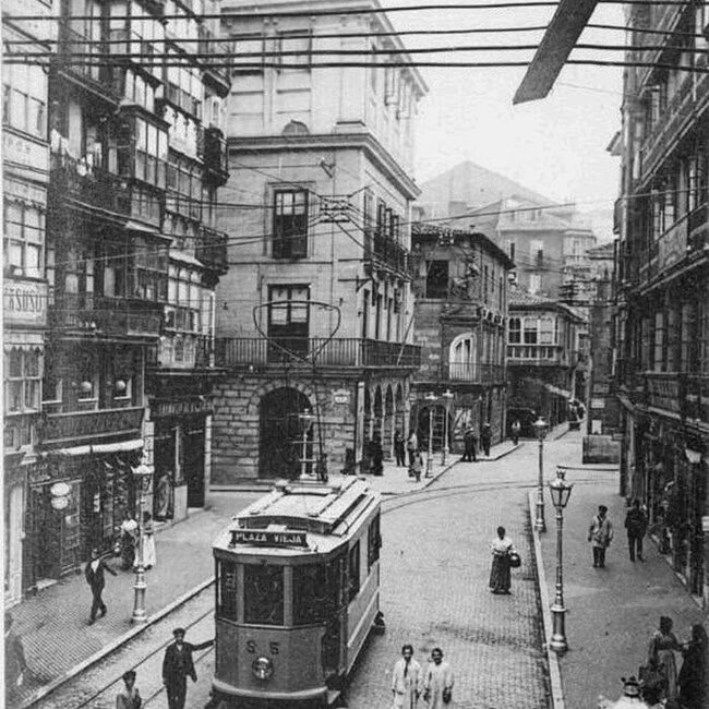 Foto antigua de la Plaza Vieja (2).jpg
