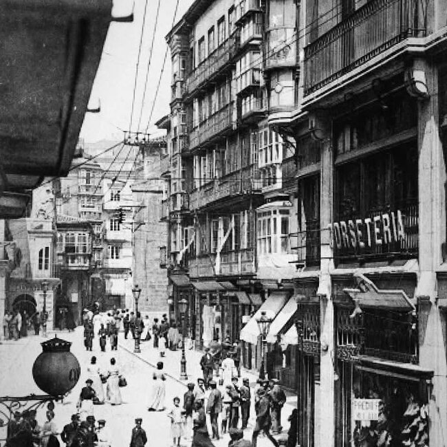 Foto antigua de la Plaza Vieja (7).jpg