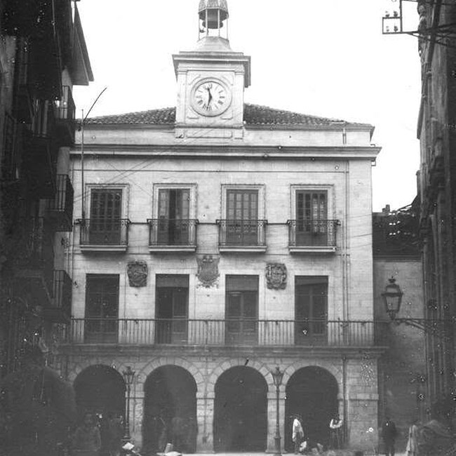 Foto antigua de la Plaza Vieja (22).jpg
