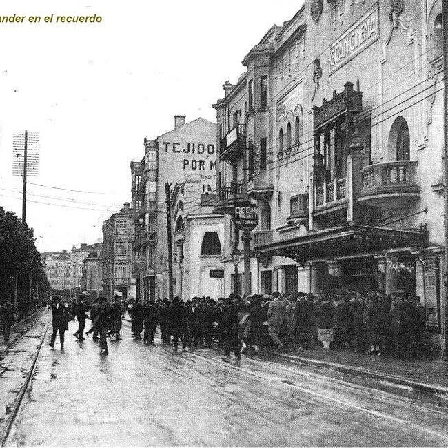 Foto antigua de teatros y cines de Cantabria (3).jpg