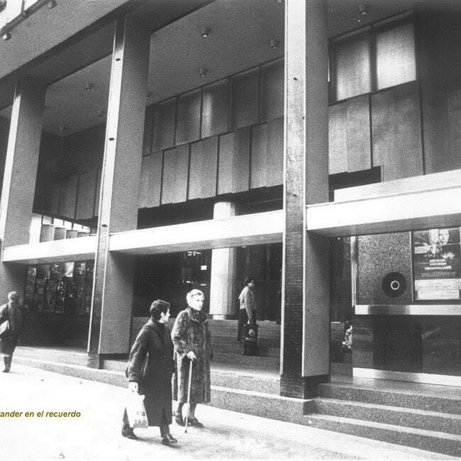 Foto antigua de teatros y cines de Cantabria (14).jpg