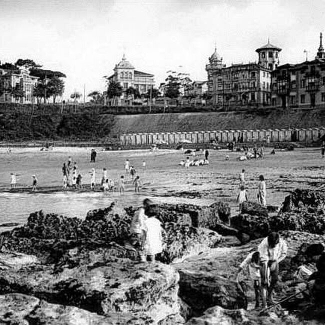 Foto antigua del Balneario de Zaldivar (1).jpg