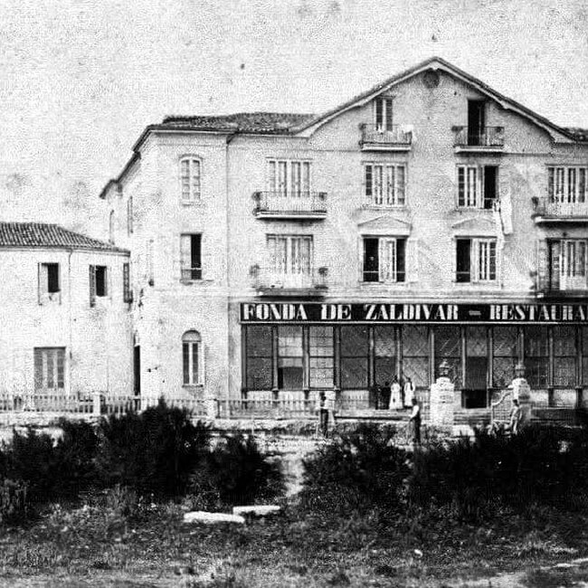Foto antigua del Balneario de Zaldivar (3).jpg