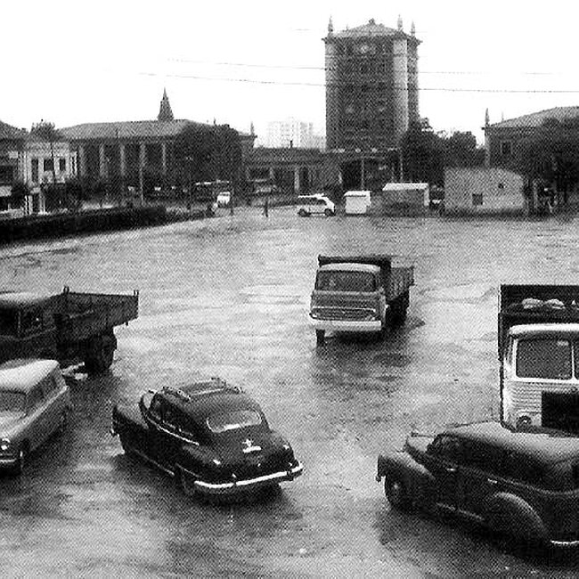 Foto antigua de la plaza de las navas de Tolosa (10).jpg