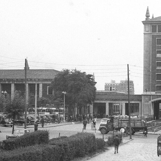 Foto antigua de la plaza de las navas de Tolosa (18).jpg