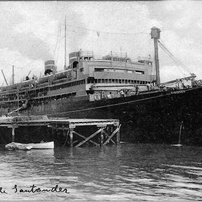 Foto antigua del muelle de Maliaño (3).jpg
