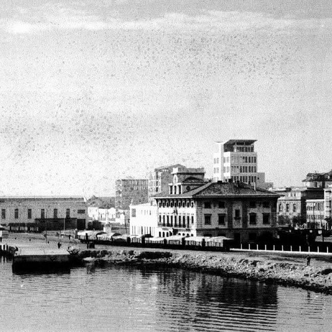 Foto antigua del muelle de Maliaño (4).jpg